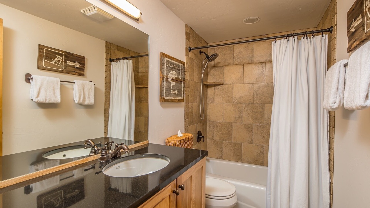 Photo of Bathroom in Powder Ridge