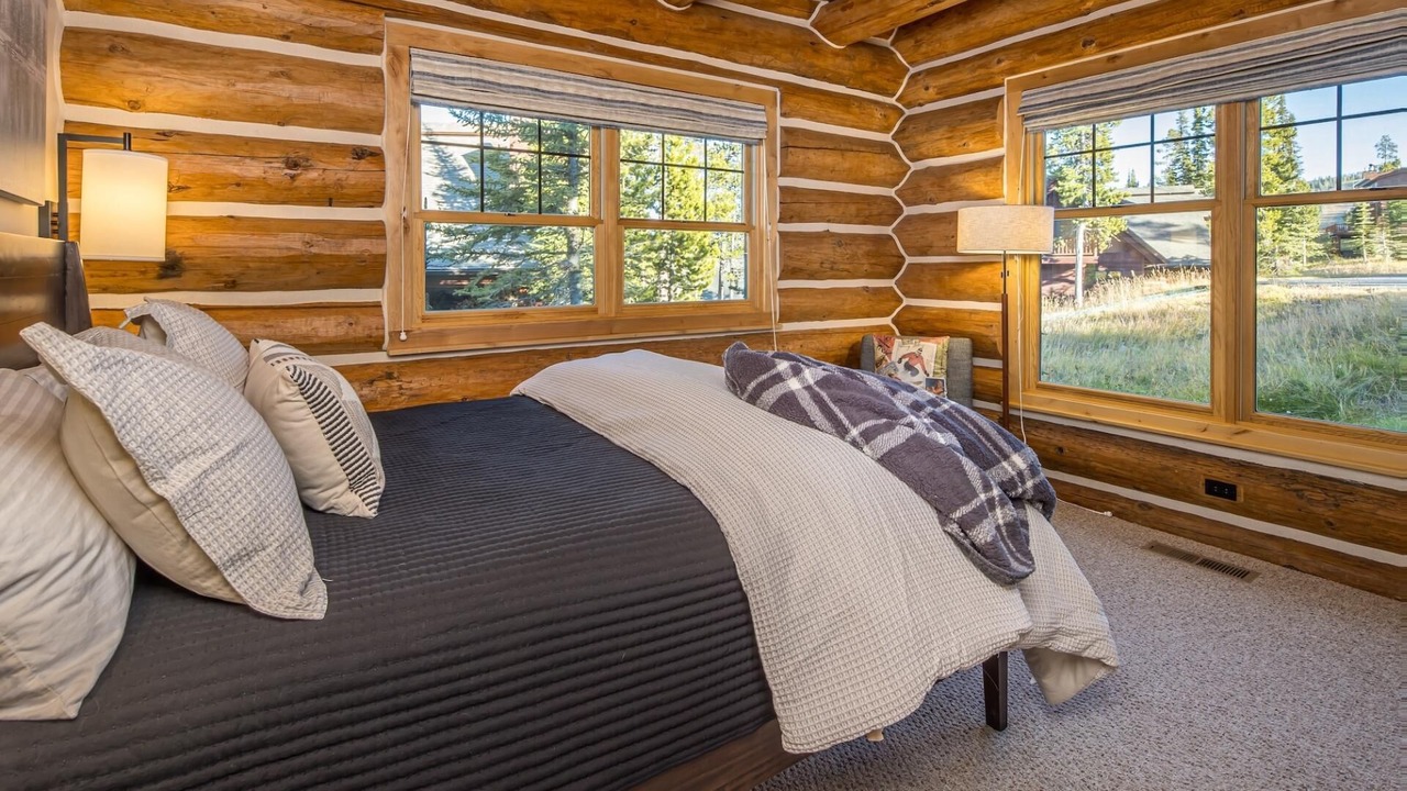 Photo of Bedroom in Powder Ridge