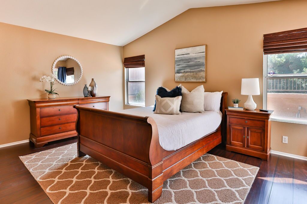 Photo of Bedroom in Eastlake Greens