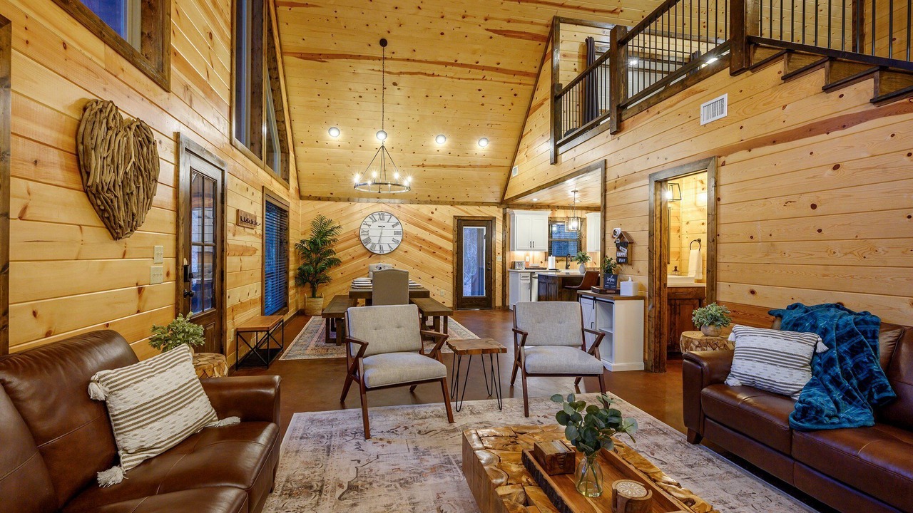 Photo of Livingroom in Hochatown