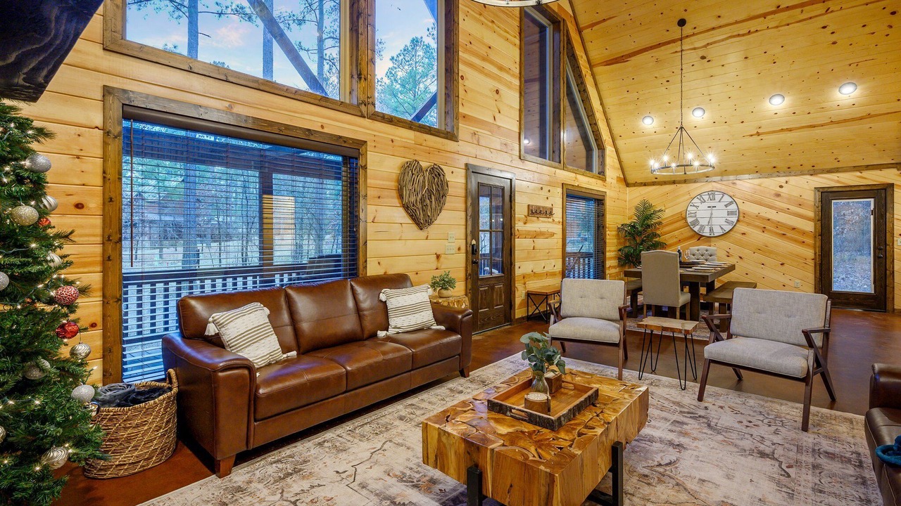 Photo of Livingroom in Hochatown