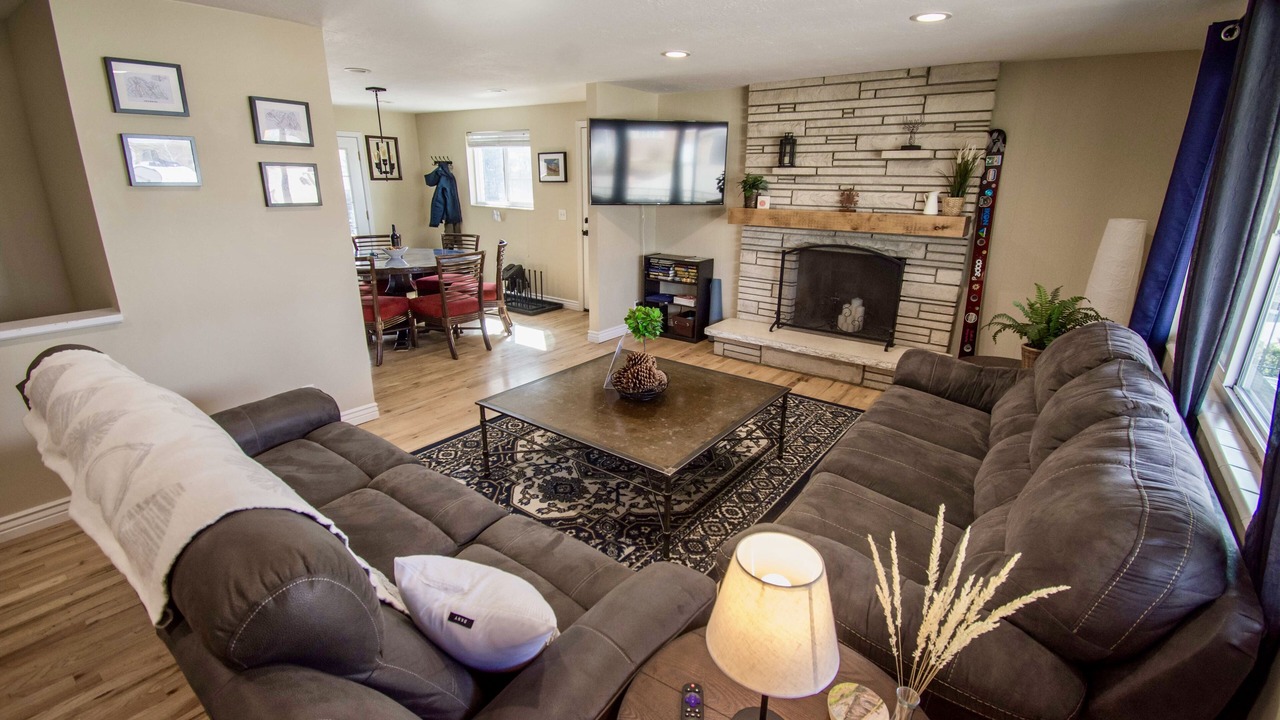Photo of Livingroom in Cottonwood Heights