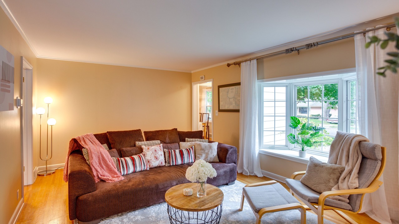 Photo of Livingroom in Lynnhurst
