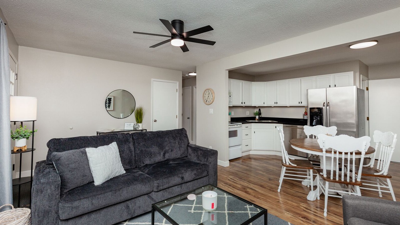 Photo of Livingroom in Ames