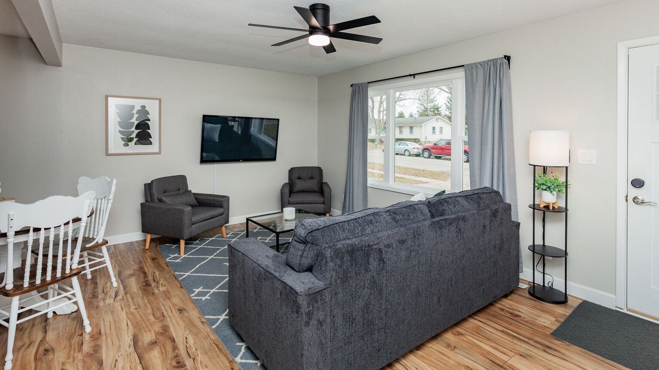 Photo of Livingroom in Ames