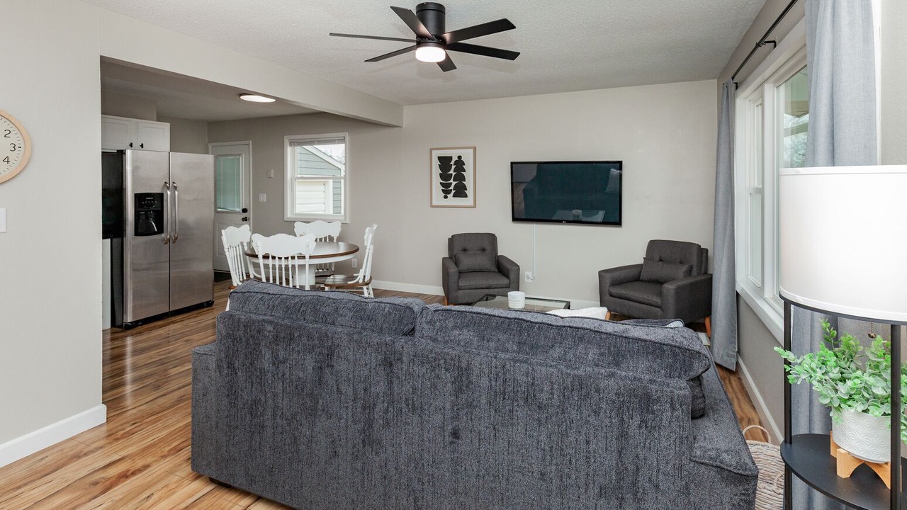 Photo of Livingroom in Ames