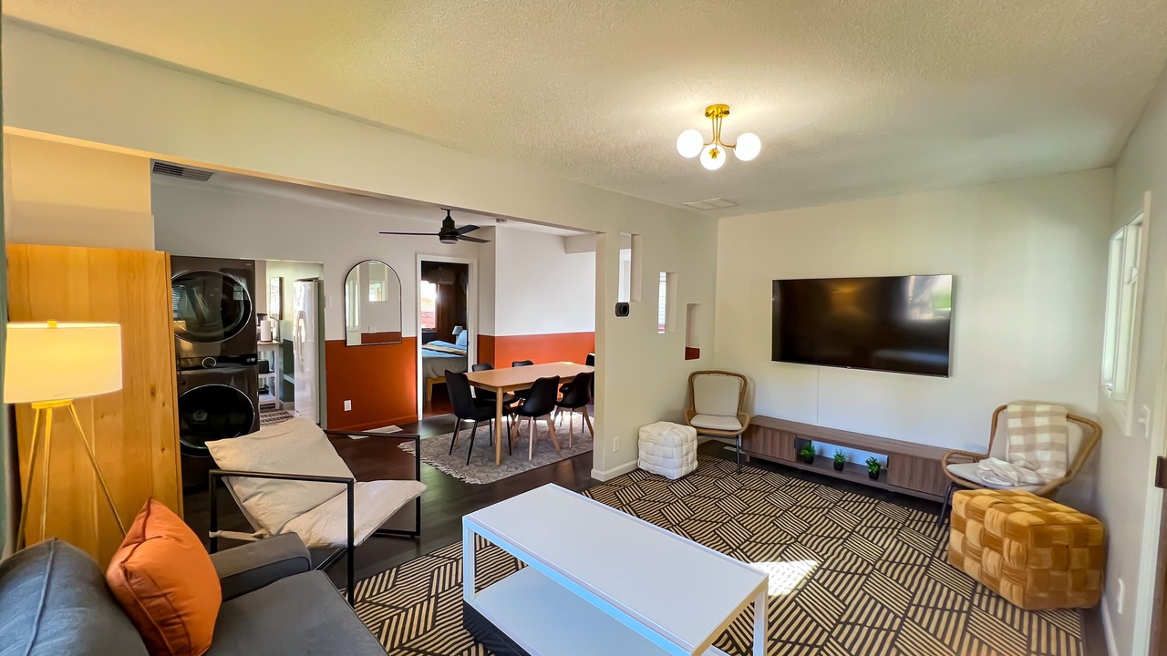 Photo of Livingroom in Longfellow