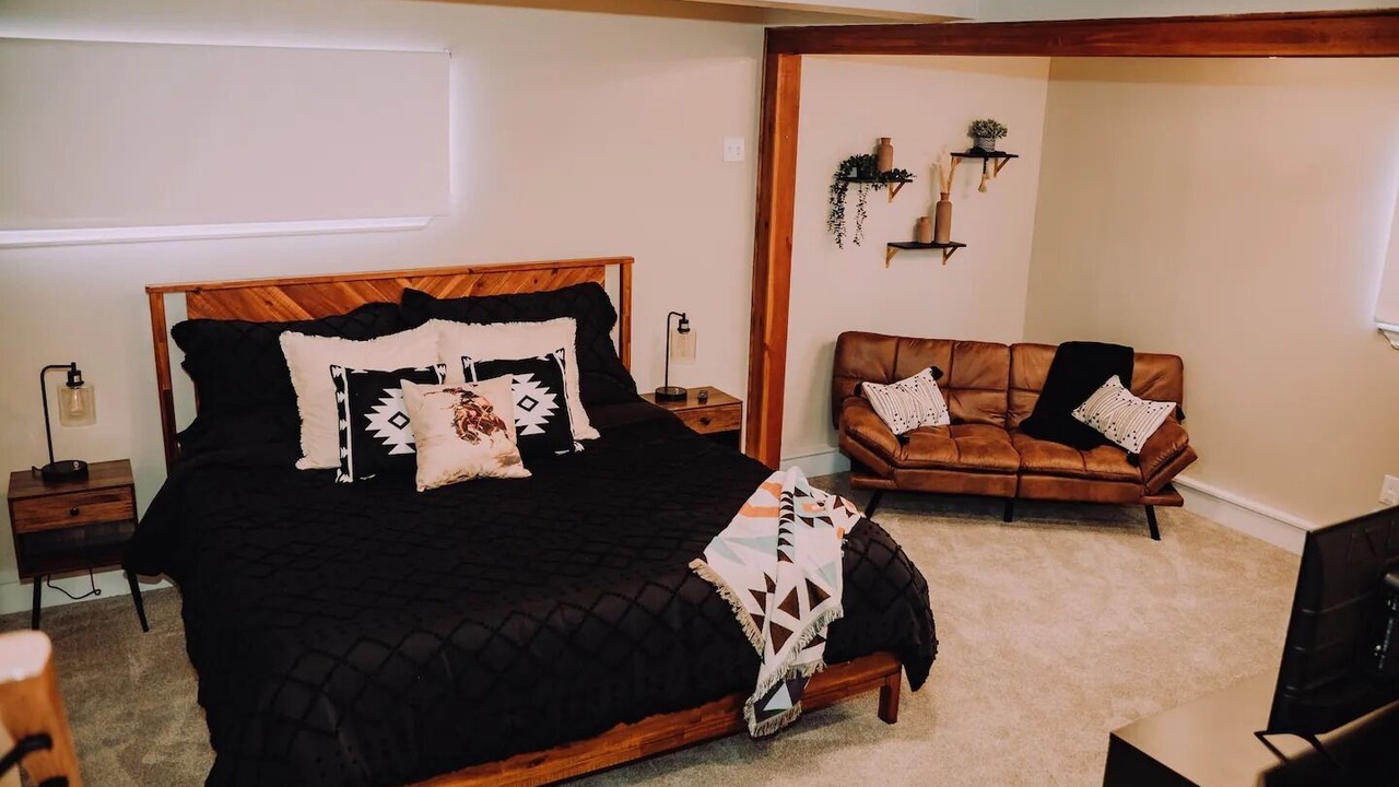 Photo of Bedroom in Salmon
