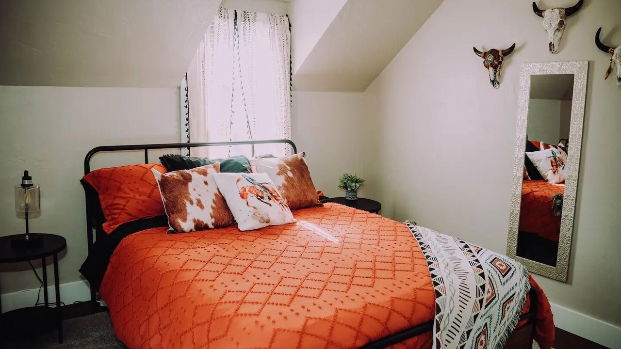 Photo of Bedroom in Salmon