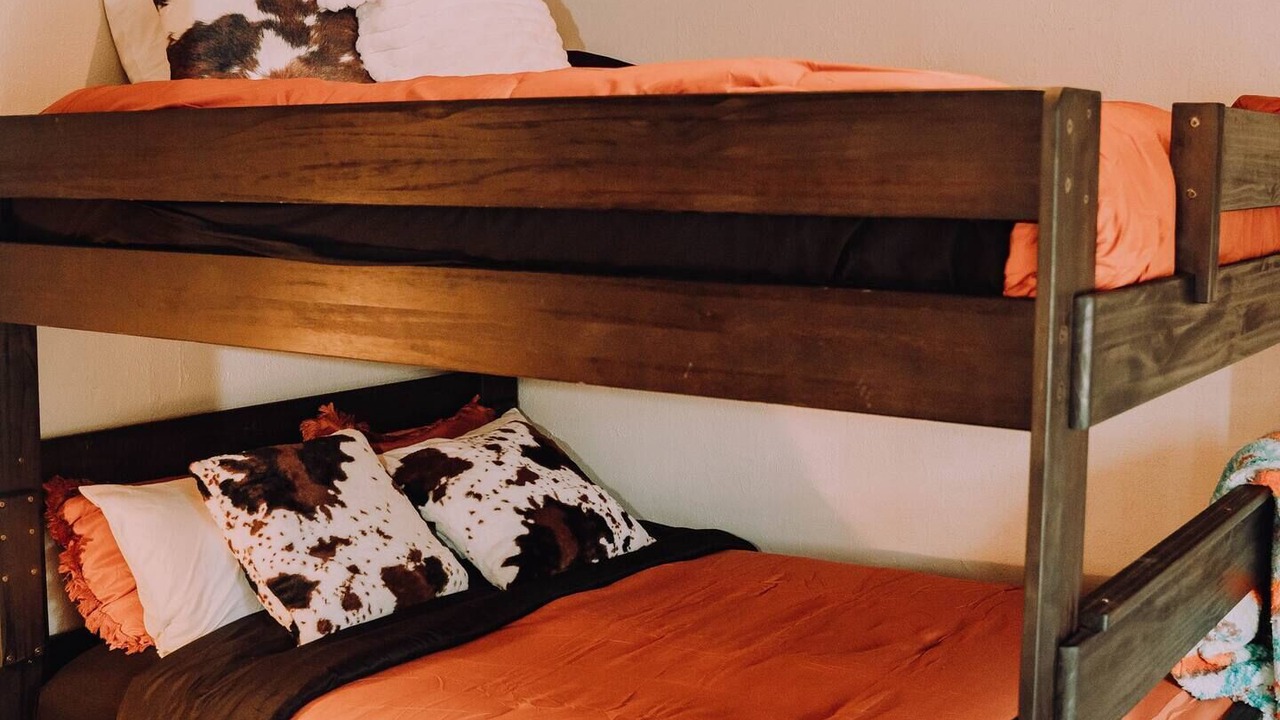 Photo of Bedroom in Salmon