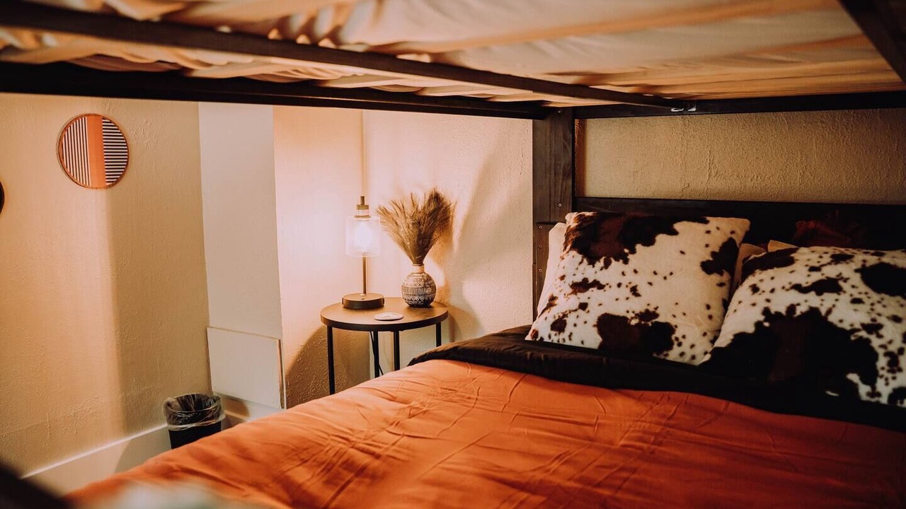 Photo of Bedroom in Salmon