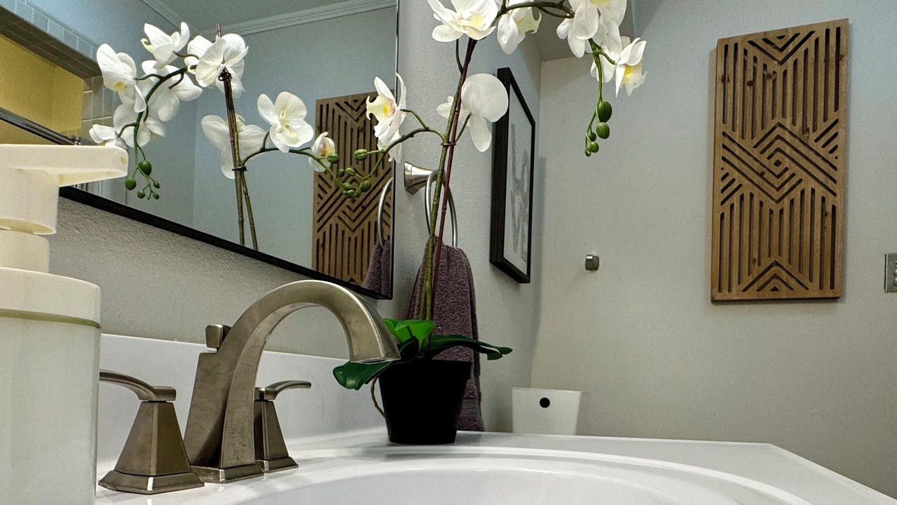 Photo of Bathroom in Palm Valley