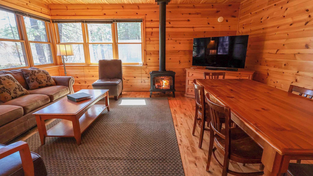 Photo of Bedroom in Mazama