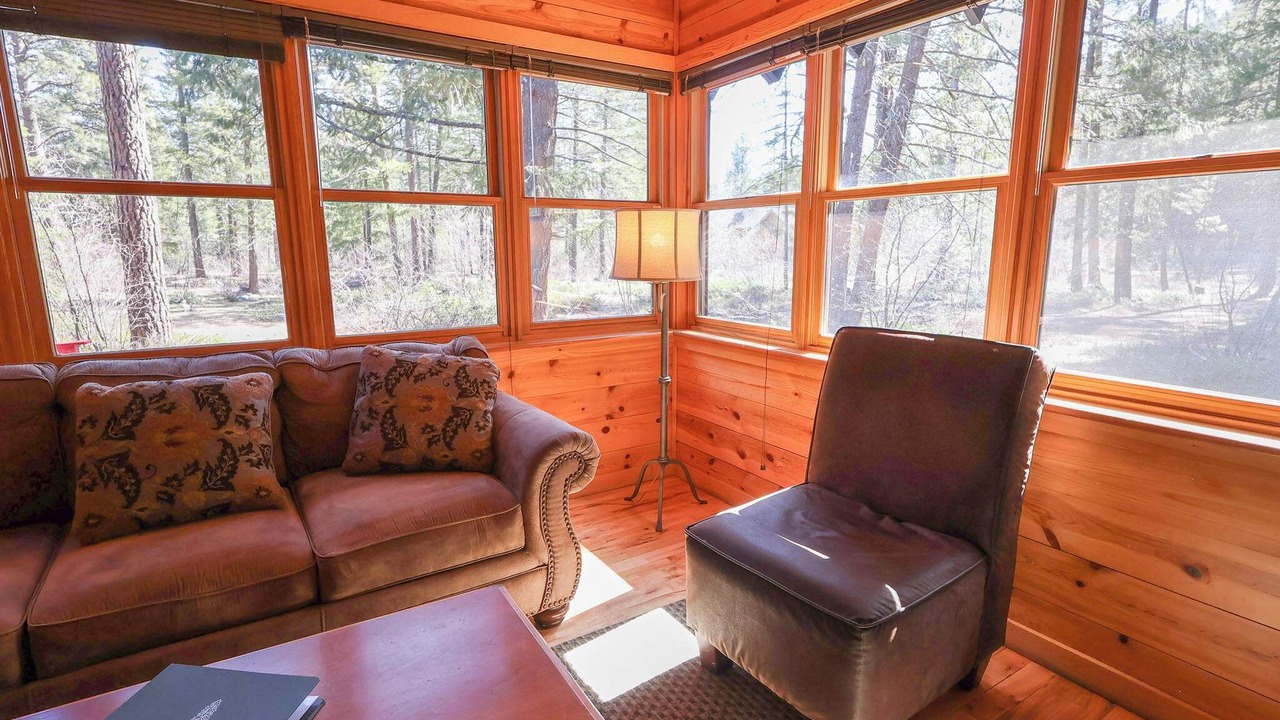 Photo of Bedroom in Mazama