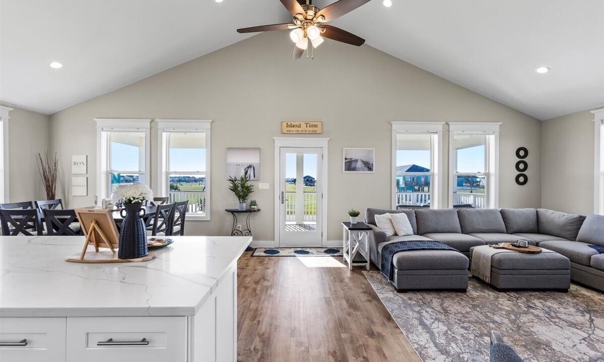 Photo of Livingroom in Indian Beach