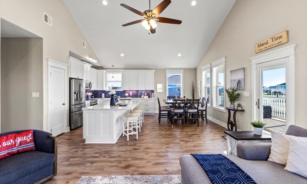 Photo of Livingroom in Indian Beach