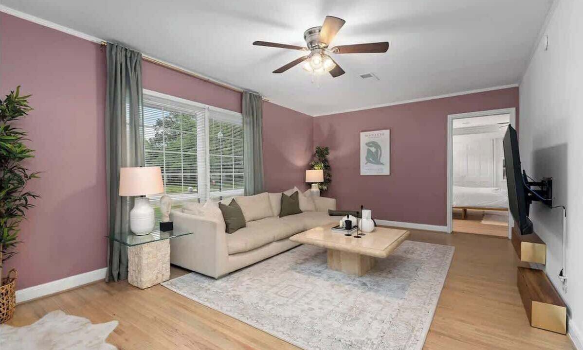 Photo of Livingroom in Braeswood Place