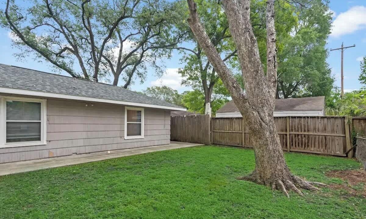 Photo of Outdoor in Braeswood Place