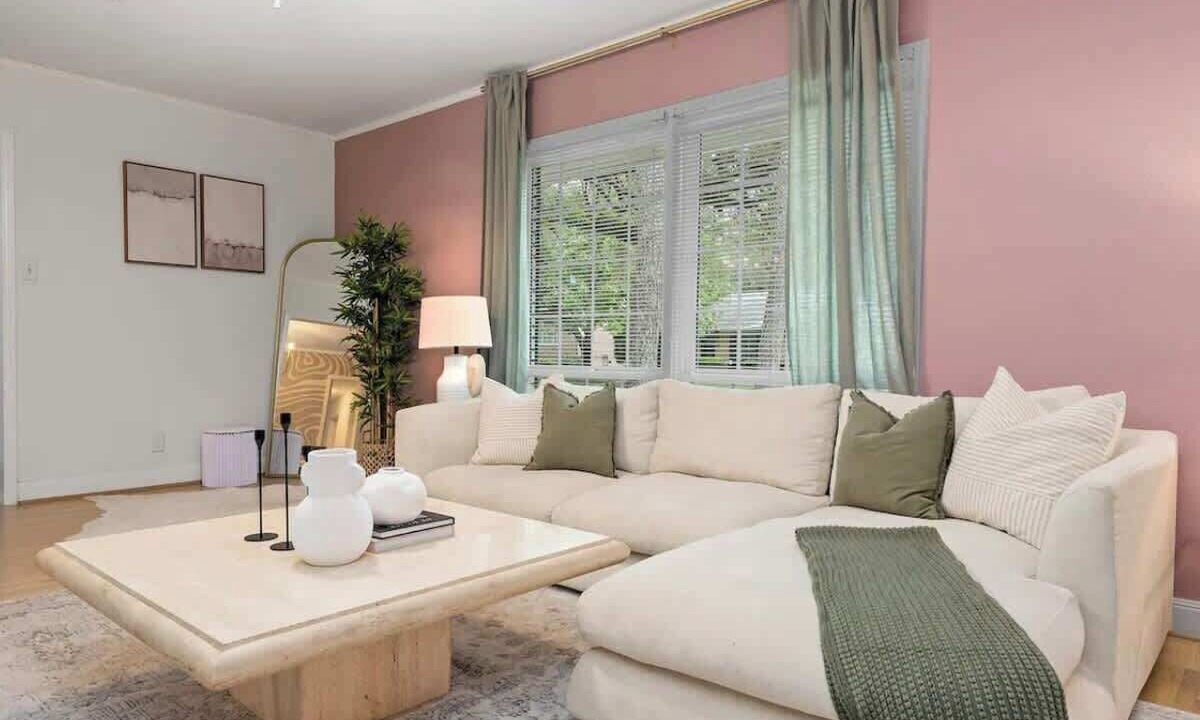 Photo of Livingroom in Braeswood Place