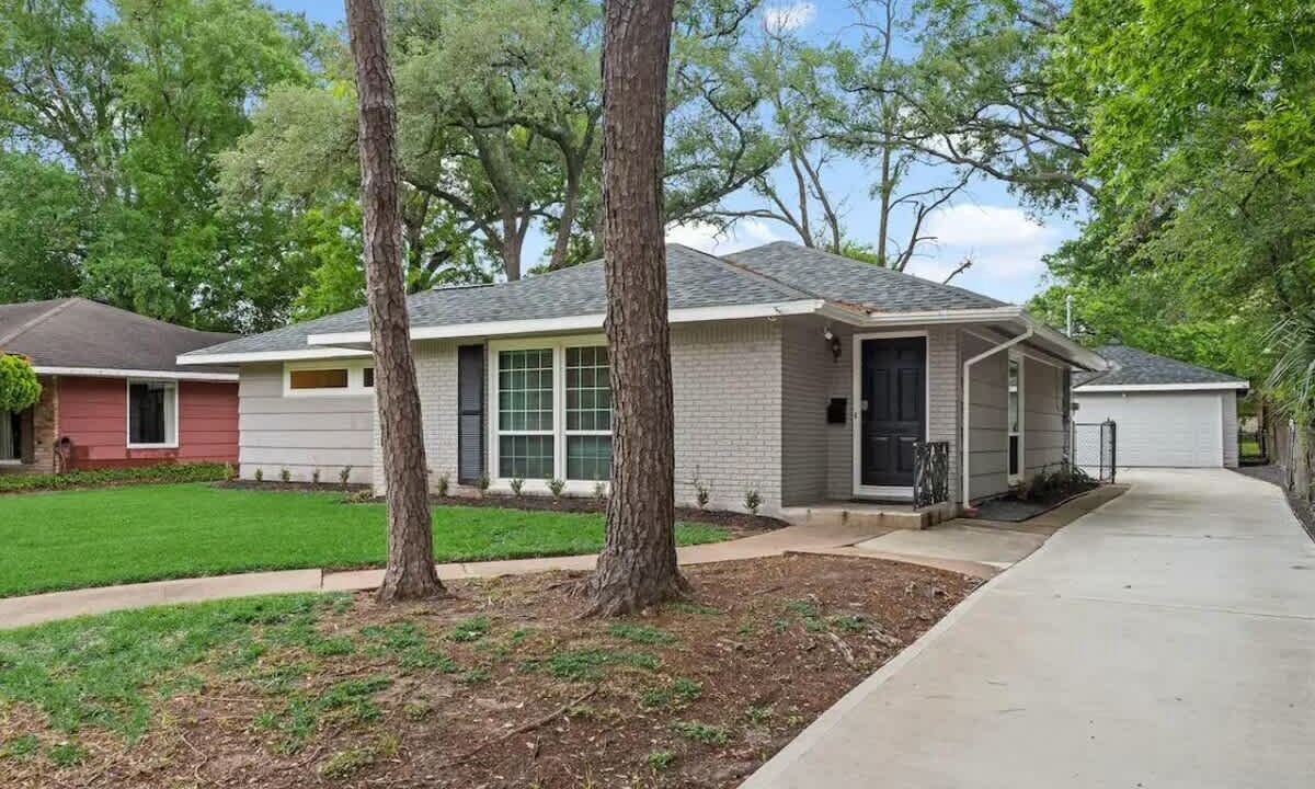 Photo of Outdoor in Braeswood Place