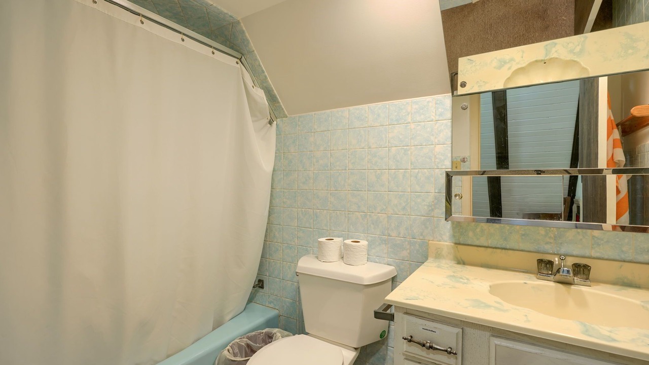 Photo of Bathroom in Sugar Grove