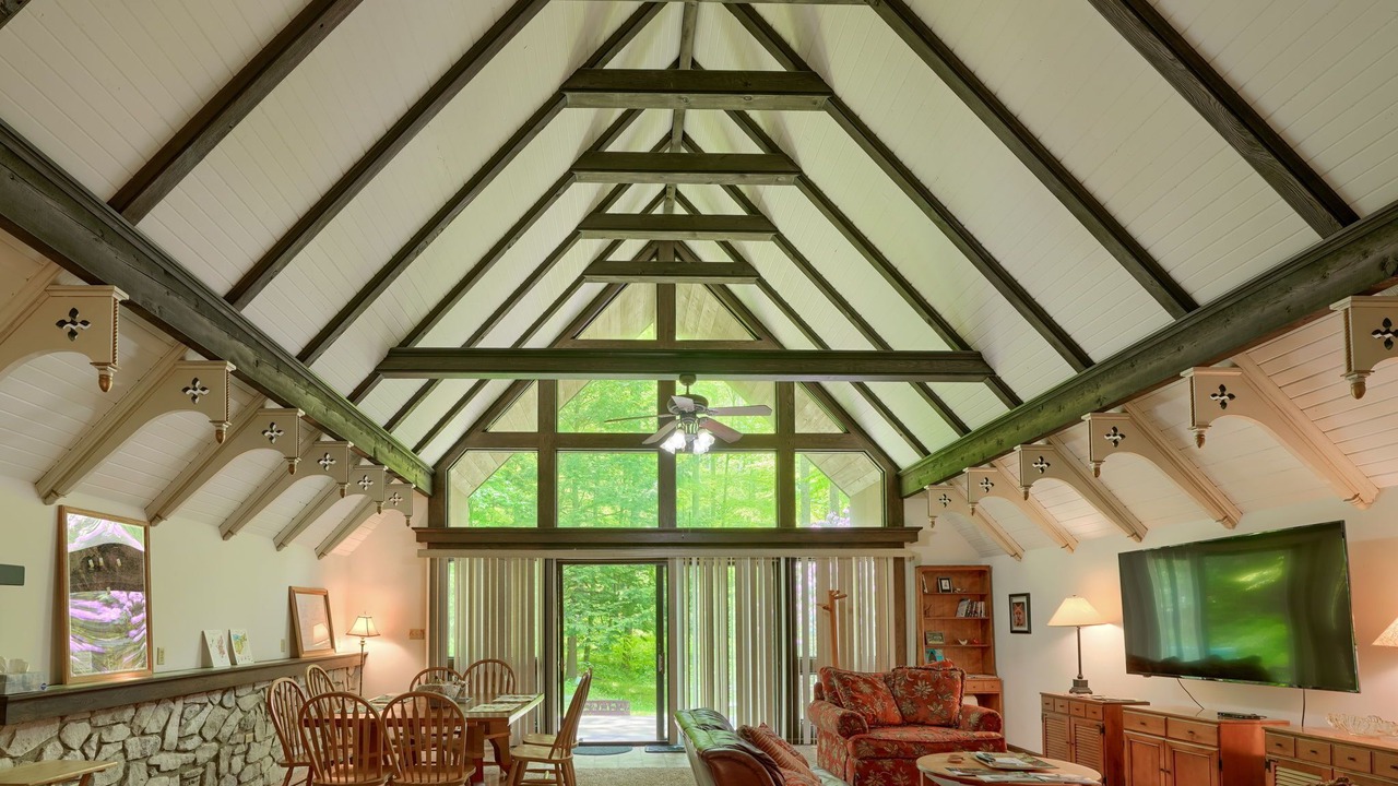 Photo of Livingroom in Sugar Grove