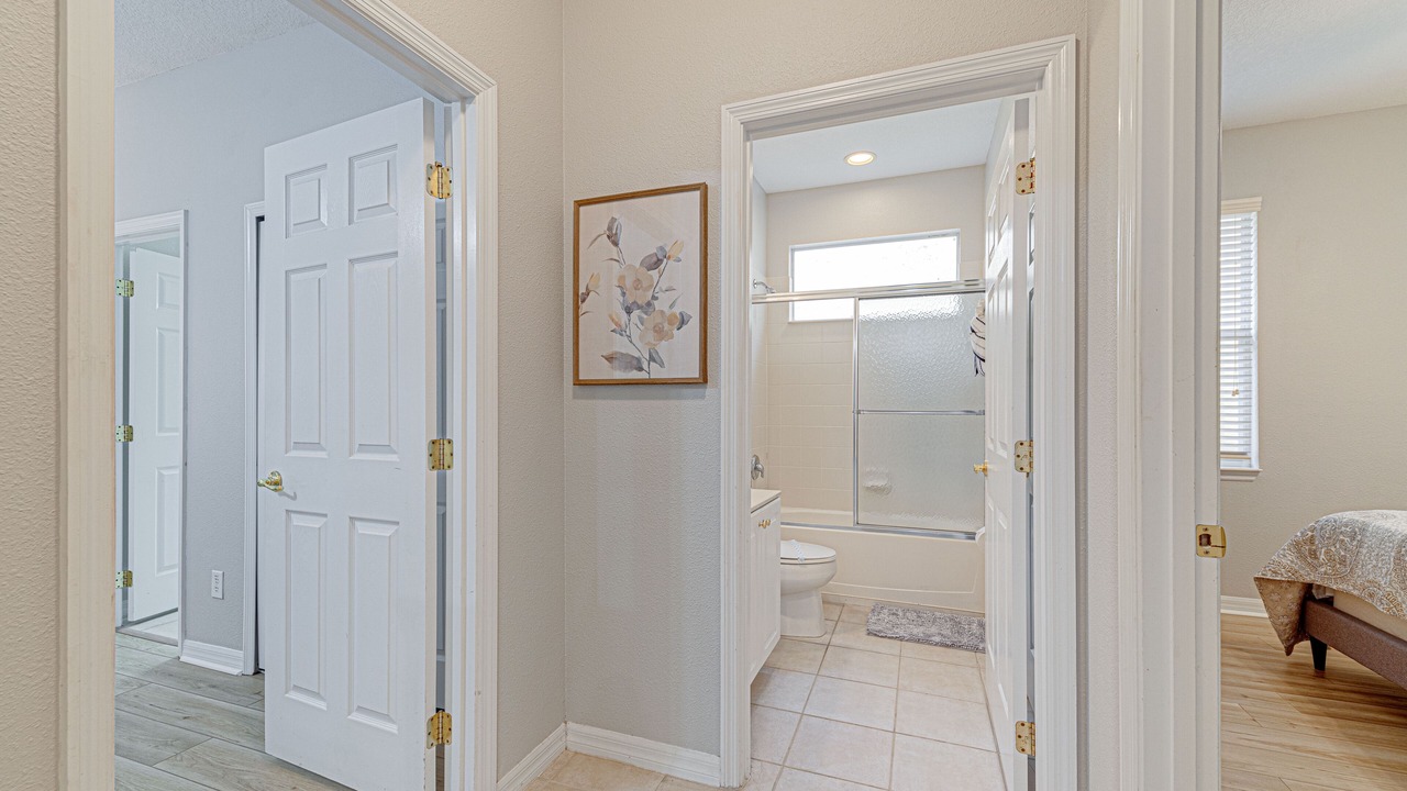 Photo of Bathroom in Watersong