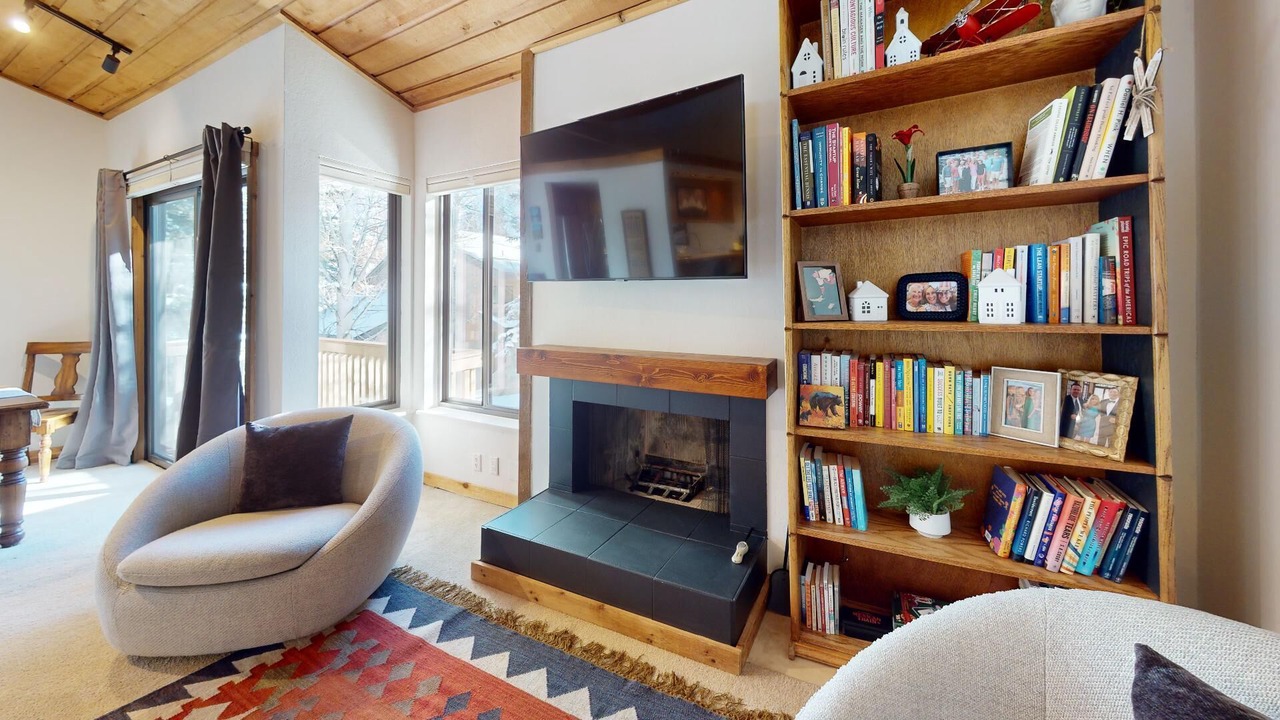 Photo of Livingroom in Elkhorn Village