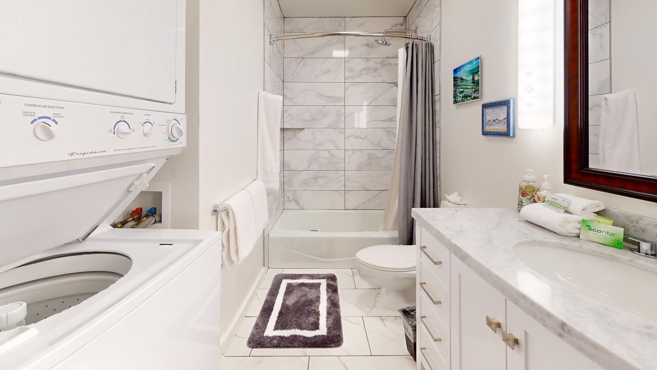 Photo of Bathroom in Elkhorn Village
