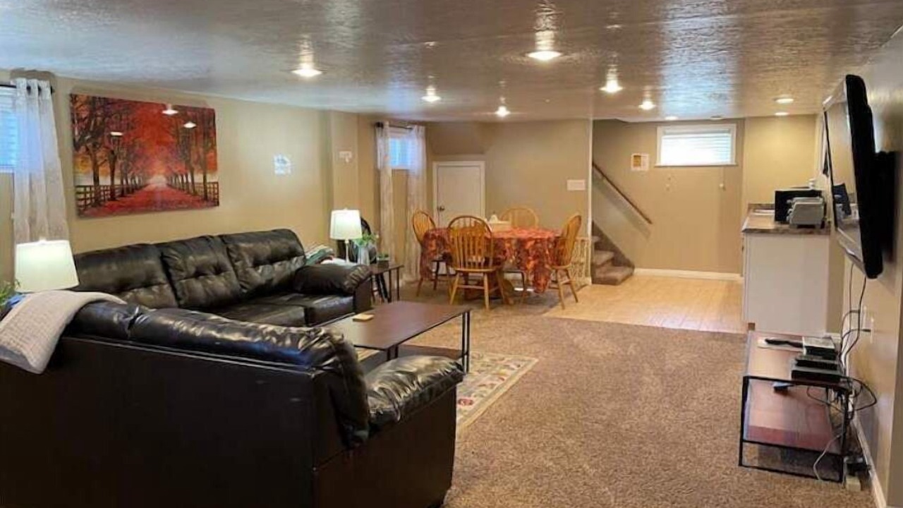 Photo of Livingroom in Ogden