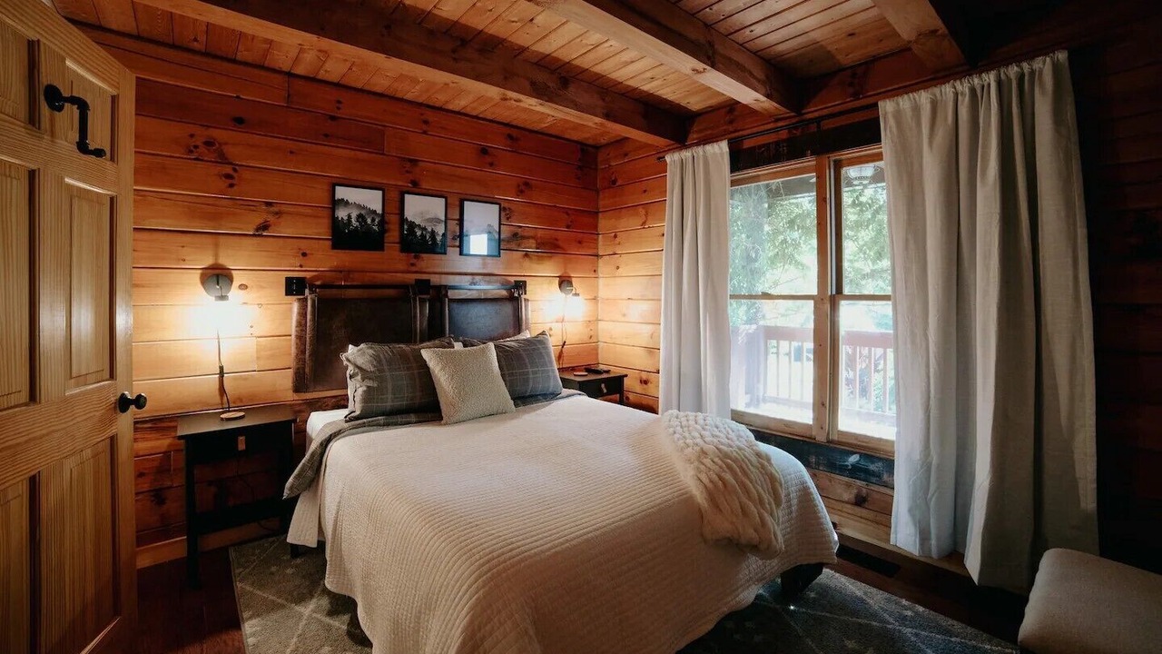 Photo of Bedroom in Bostic