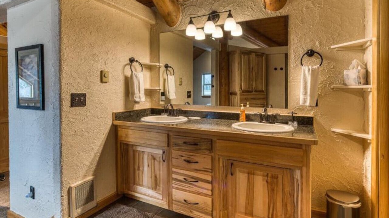 Photo of Bathroom in Grantsdale
