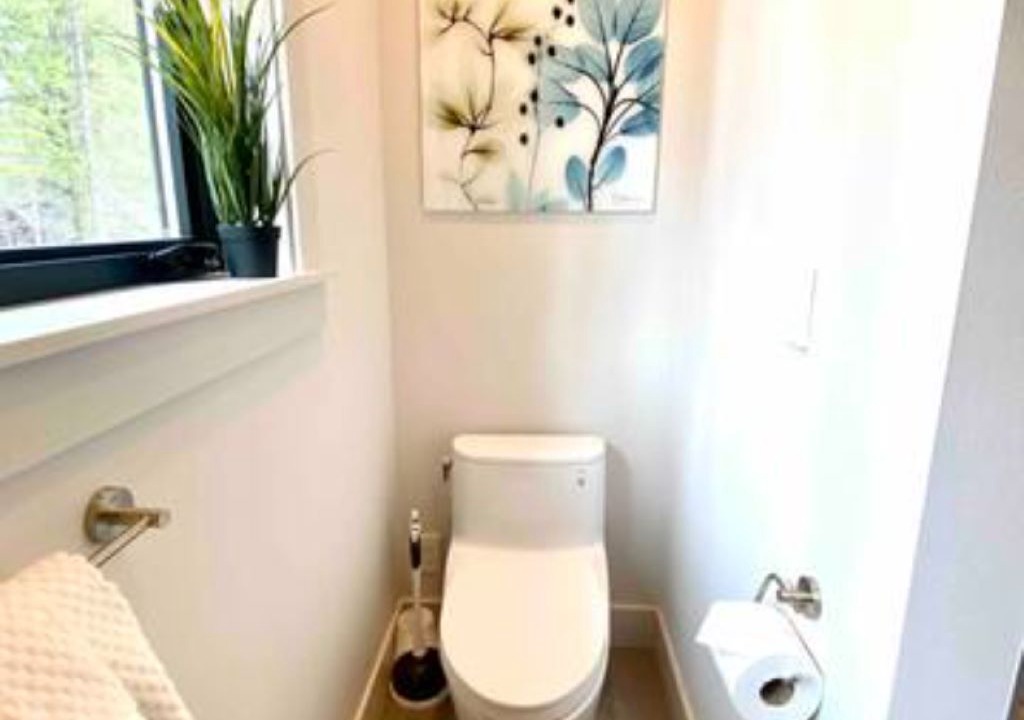 Photo of Bathroom in Roslyn