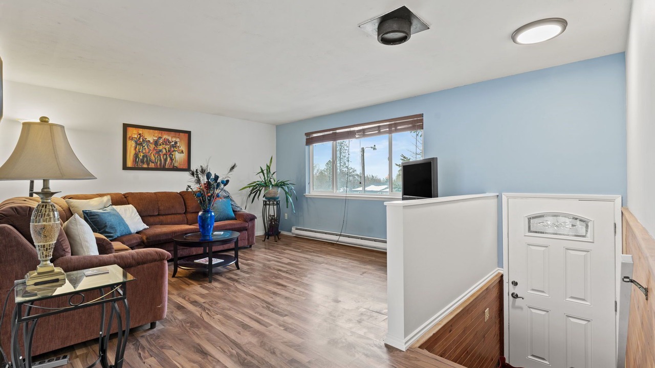 Photo of Livingroom in Cheney
