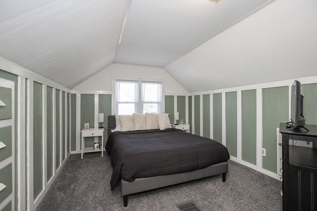 Photo of Bedroom in West Akron