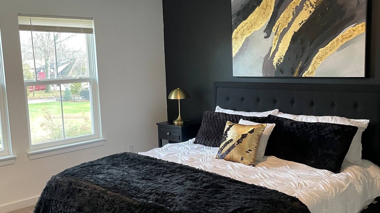 Photo of Bedroom in West Akron