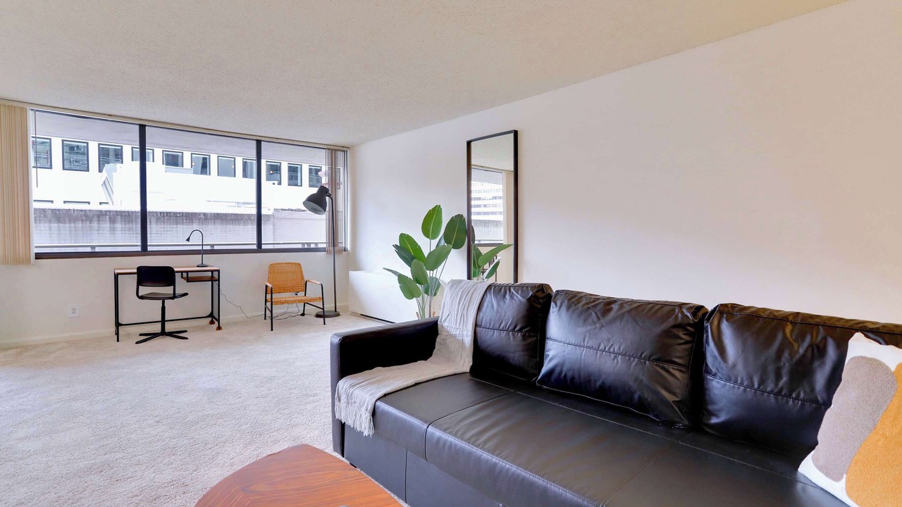 Photo of Livingroom in Crystal City