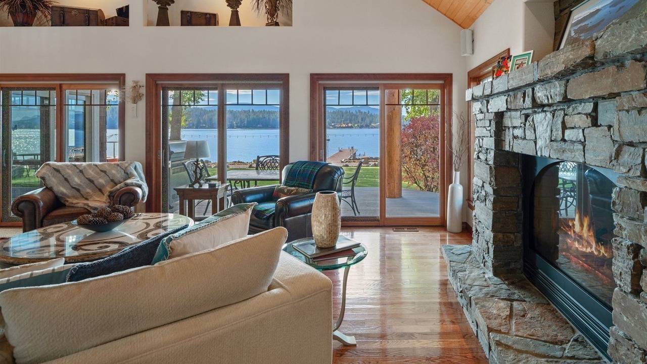 Photo of Livingroom in East Hope