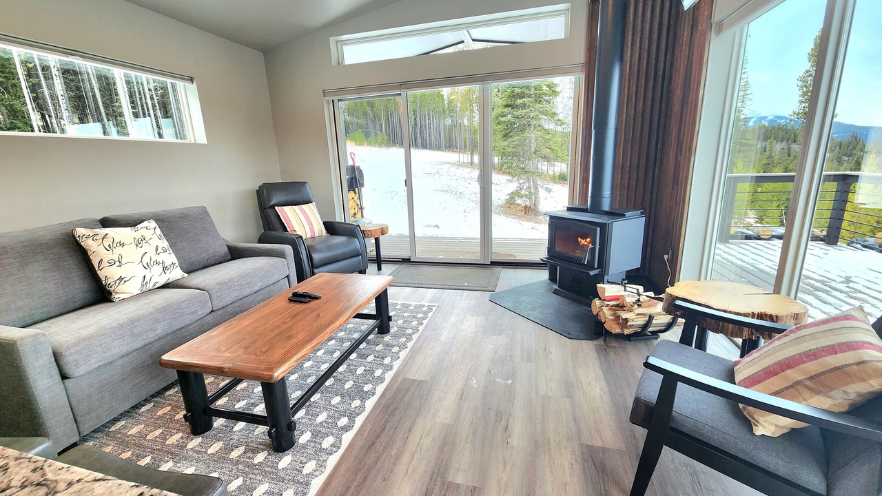 Photo of Livingroom in Gallatin Gateway