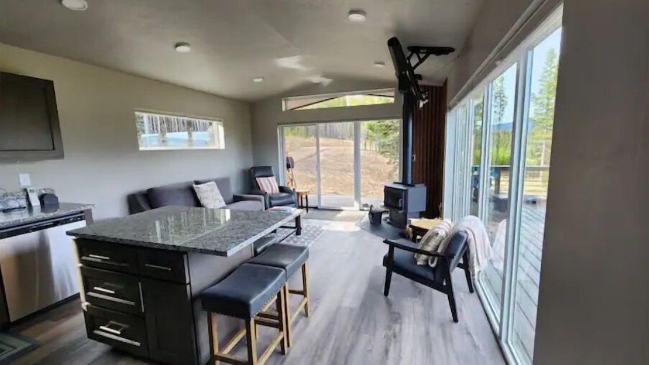 Photo of Livingroom in Gallatin Gateway