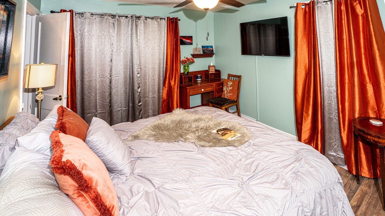 Photo of Bedroom in Speedway
