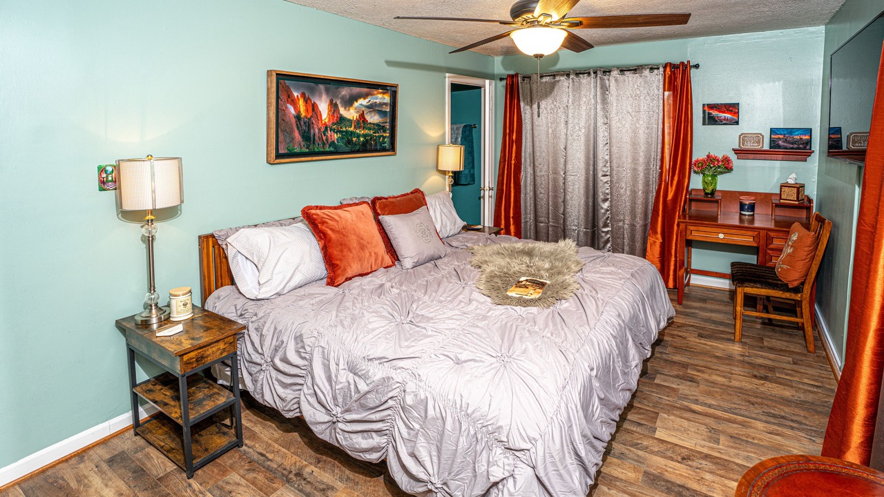 Photo of Bedroom in Speedway
