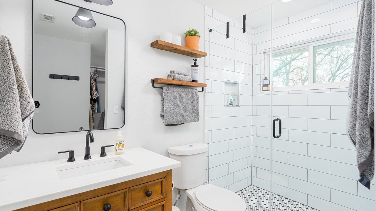 Photo of Bathroom in West Congress