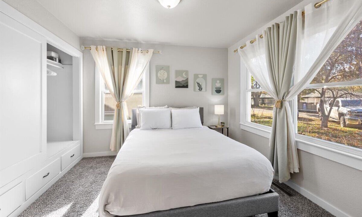 Photo of Bedroom in Sunset