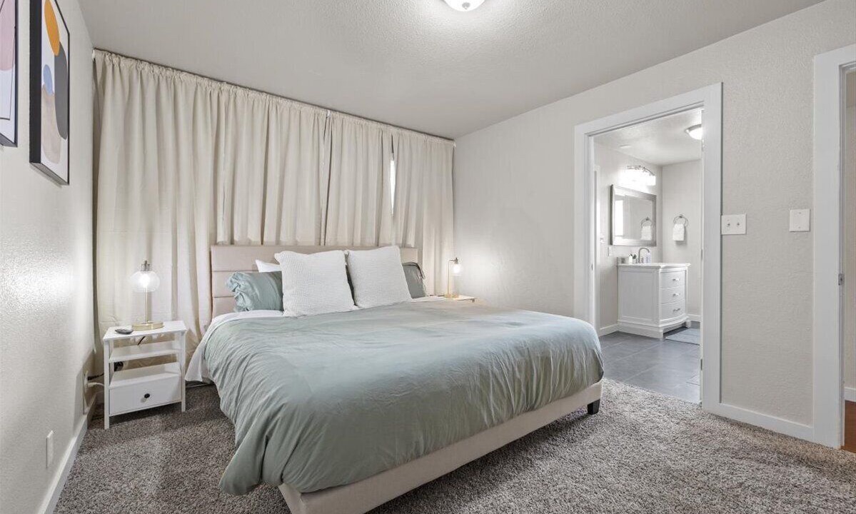Photo of Bedroom in Sunset