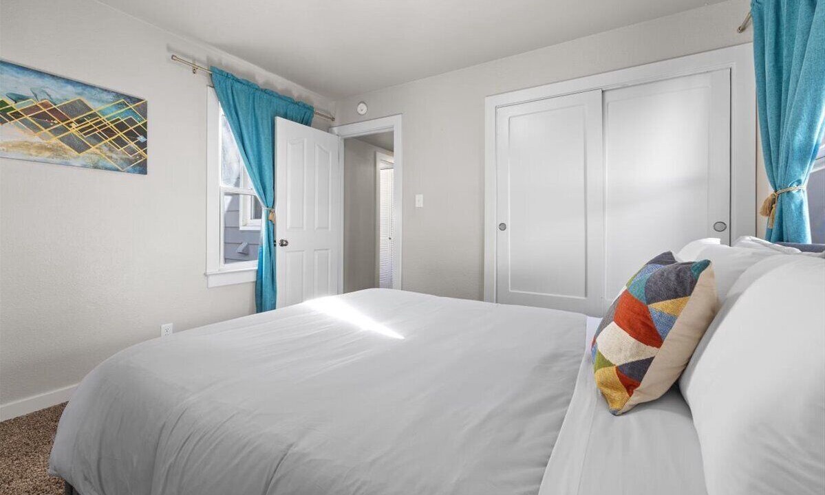 Photo of Bedroom in Sunset