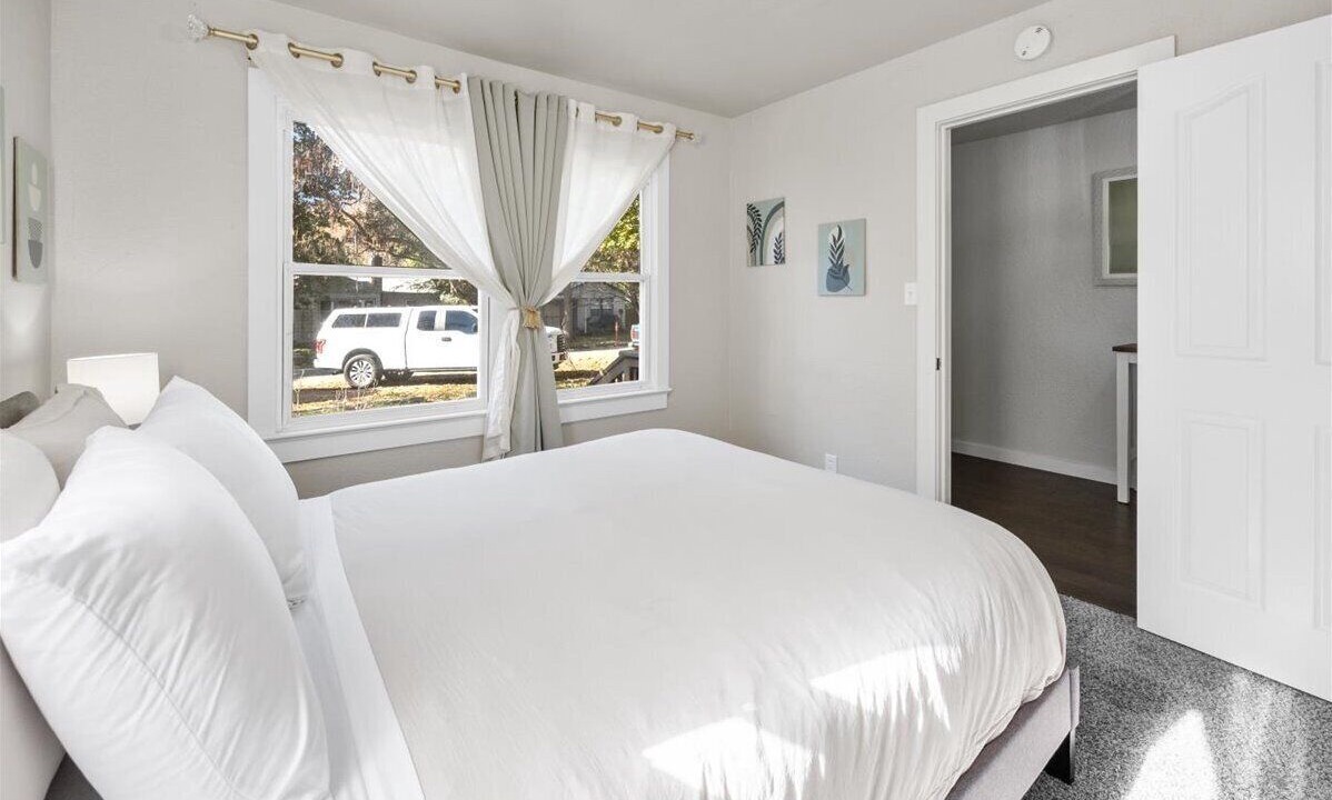 Photo of Bedroom in Sunset