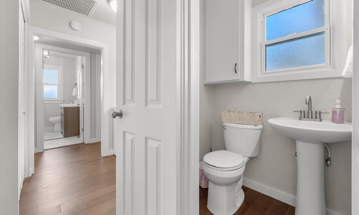 Photo of Bathroom in Sunset