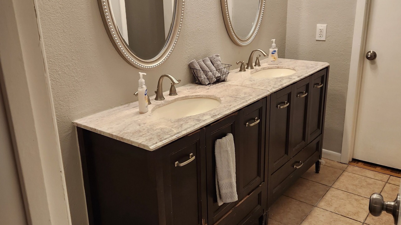 Photo of Bathroom in Orange
