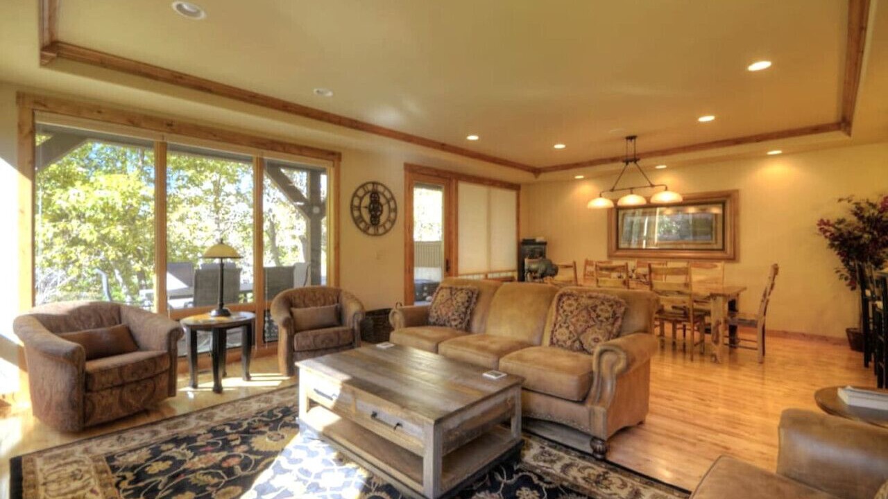 Photo of Livingroom in Red Lodge